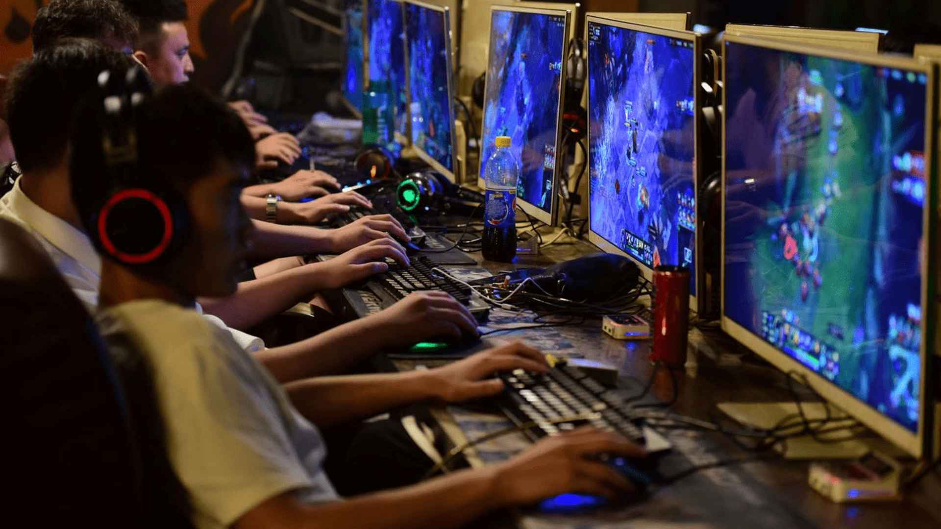 Solitaire Games with Endless Learning Opportunities